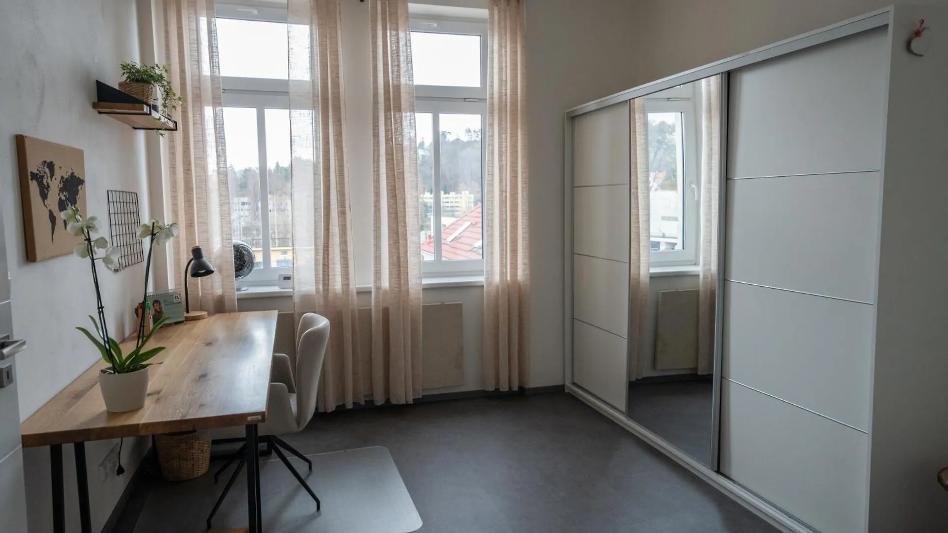 Designer Apartment With River View Praha